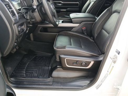 Used 2024 RAM 1500 Laramie AWD/4WD image 35