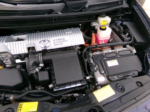 Used 2014 Toyota Prius Three image 27