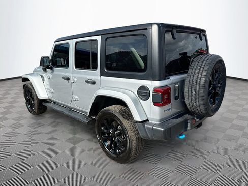 Used 2023 Jeep Wrangler Unlimited Sahara AWD/4WD image 8