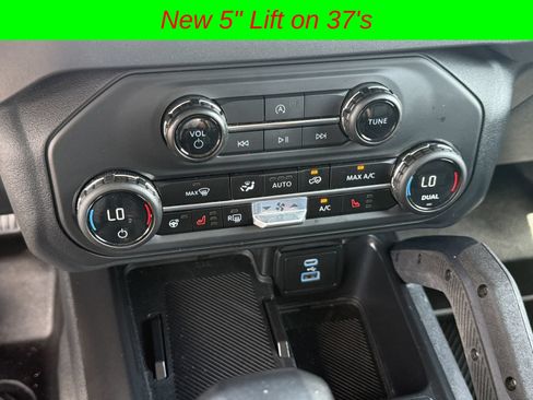 Used 2025 Ford Bronco Badlands AWD/4WD image 24