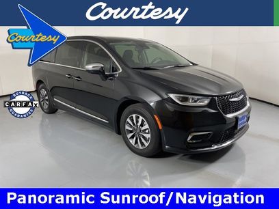 Used 2022 Chrysler Pacifica Limited