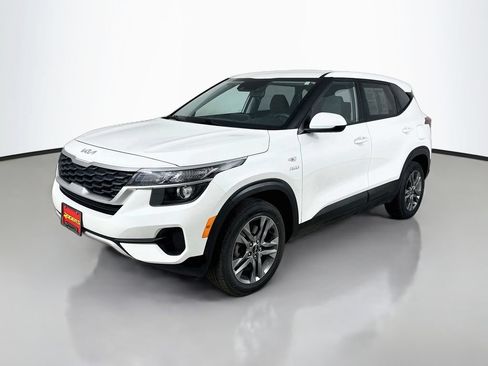Used 2023 Kia Seltos LX AWD/4WD image 3