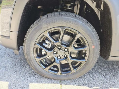 New 2026 Jeep Compass Latitude AWD/4WD image 10