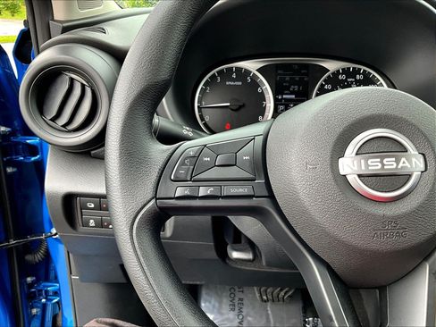 Certified 2025 Nissan Kicks Play S FWD image 11