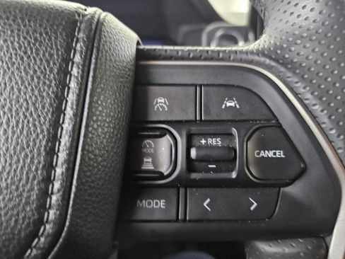 Used 2025 Toyota 4Runner Trailhunter AWD/4WD image 27