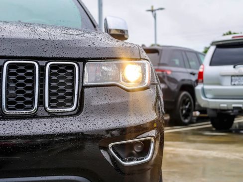 Used 2021 Jeep Grand Cherokee Limited AWD/4WD image 4