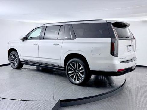 Used 2021 Cadillac Escalade ESV Sport Platinum RWD image 6
