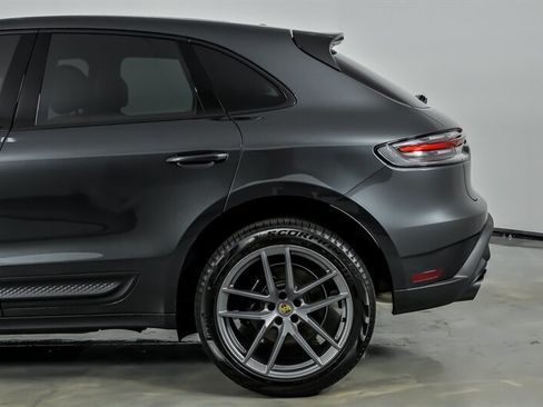 Used 2026 Porsche Macan AWD/4WD image 8