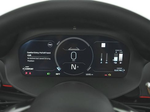 Used 2025 McLaren Artura Spider RWD image 17