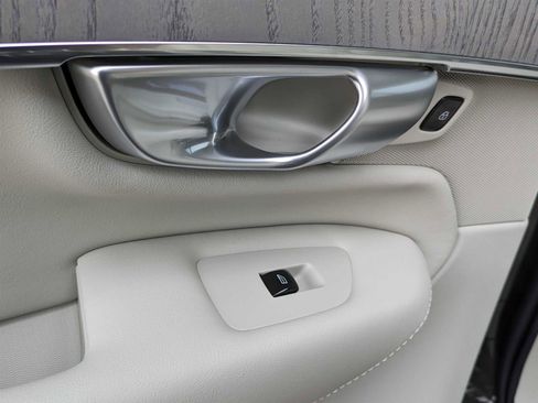 Certified 2024 Volvo XC90 T8 Plus image 33