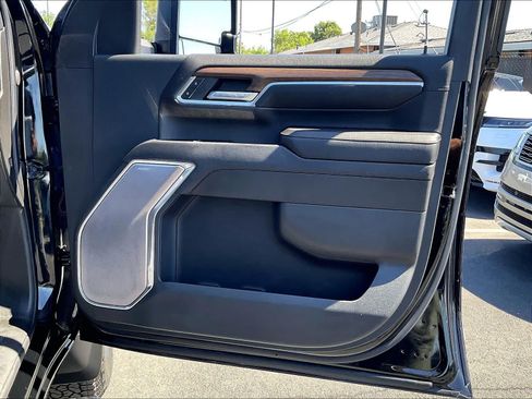 Used 2024 Chevrolet Silverado 3500 High Country w/ High Country Premium Package AWD/4WD image 27