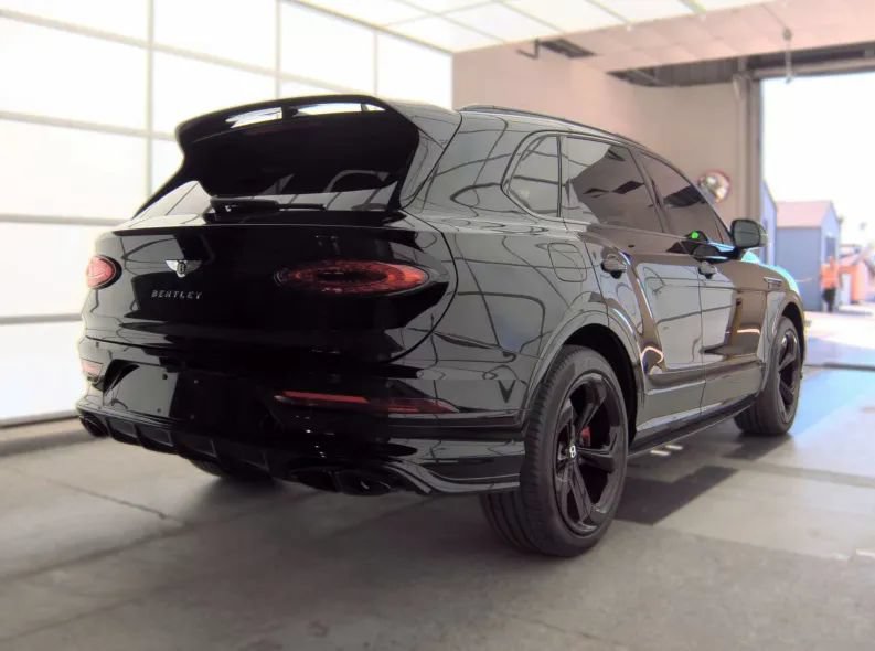 Used 2023 Bentley Bentayga AWD/4WD image 4