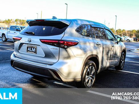 Used 2021 Toyota Highlander XLE image 6