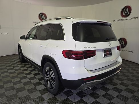New 2025 Mercedes-Benz GLB 250 4MATIC image 7