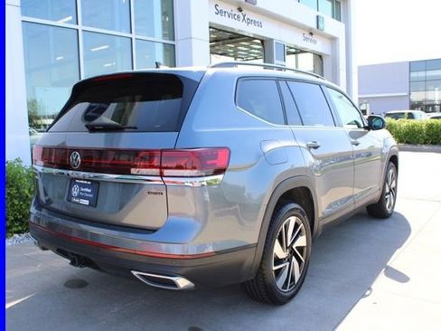 Used 2025 Volkswagen Atlas SE AWD/4WD image 6
