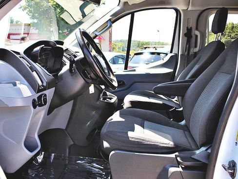 Used 2017 Ford Transit 350 XLT image 9