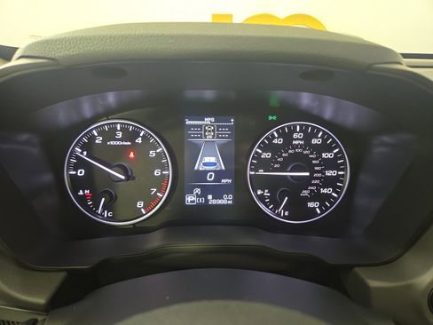 Used 2024 Subaru Crosstrek 2.0i Premium image 17