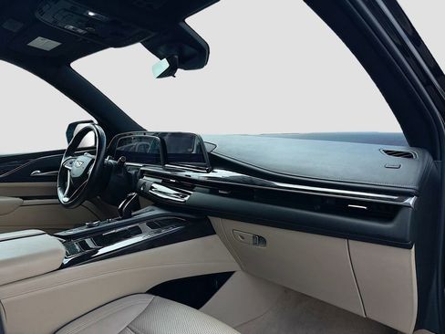 Used 2023 Cadillac Escalade Premium Luxury w/ Performance Package image 33