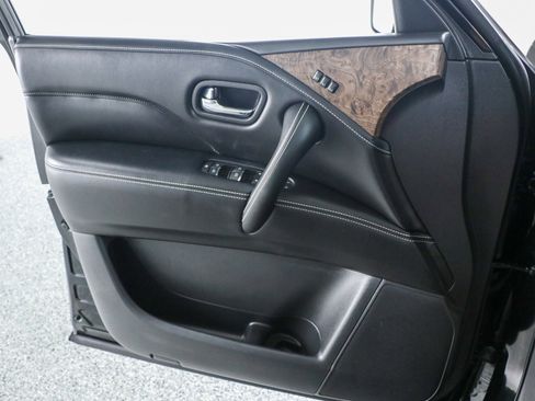 Used 2024 INFINITI QX80 Premium Select w/ All-Season Package image 28