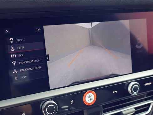 Certified 2025 Porsche Macan image 19