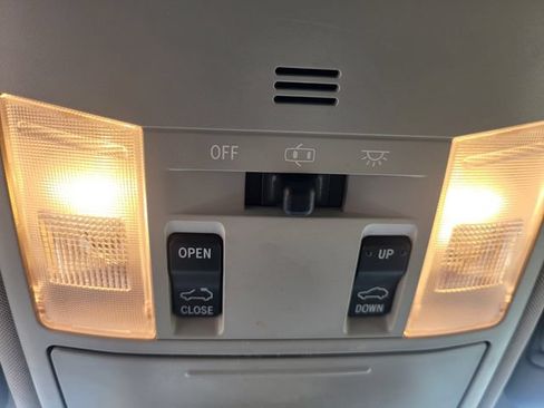 Used 2018 Toyota RAV4 Limited w/ Advanced Technology Package AWD/4WD image 19