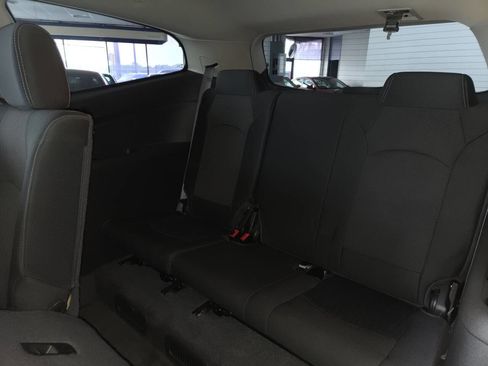 Used 2015 Chevrolet Traverse LT w/ Style and Technology Package FWD image 25