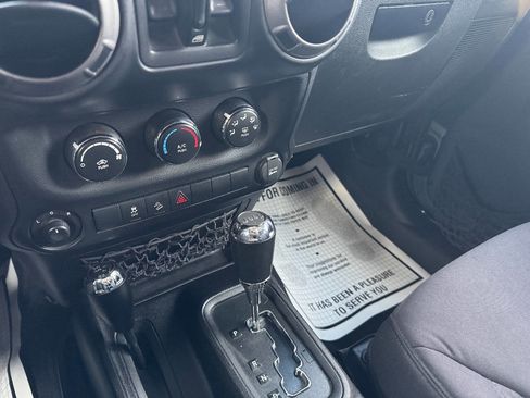 Used 2013 Jeep Wrangler Unlimited Sport image 17