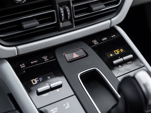 Certified 2026 Porsche Macan S AWD/4WD image 26