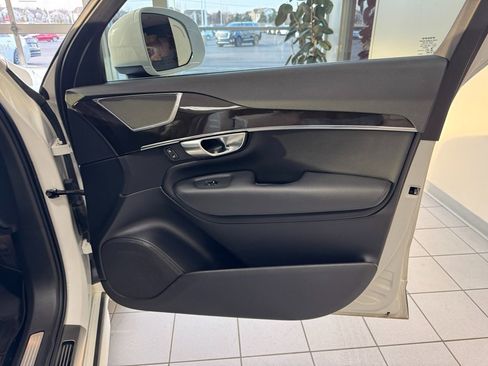 Used 2018 Volvo XC90 T5 Momentum w/ Convenience Package image 14