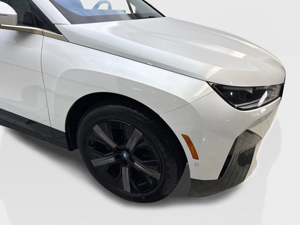 Used 2024 BMW iX xDrive50 w/ Premium Package AWD/4WD image 20