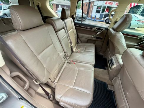 Used 2014 Lexus GX 460 w/ Premium Package AWD/4WD image 11