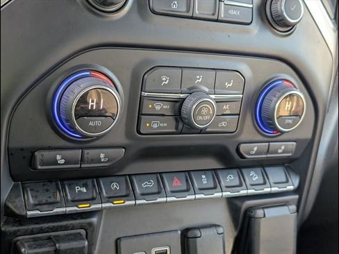 Used 2022 Chevrolet Silverado 1500 RST image 17