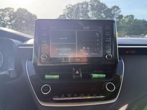 Used 2020 Toyota Corolla LE FWD image 24