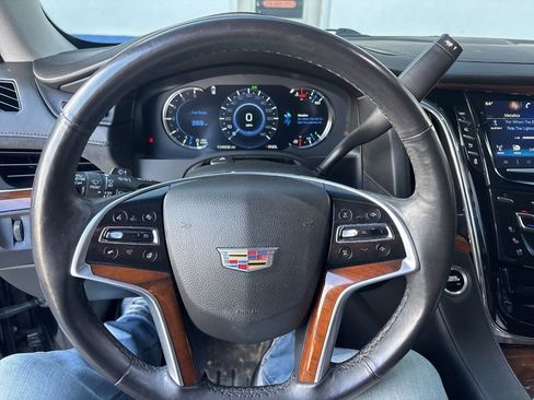 Used 2017 Cadillac Escalade Premium Luxury image 15