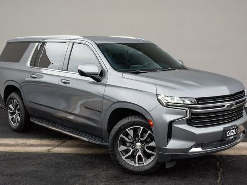 Used 2021 Chevrolet Suburban LT image 6