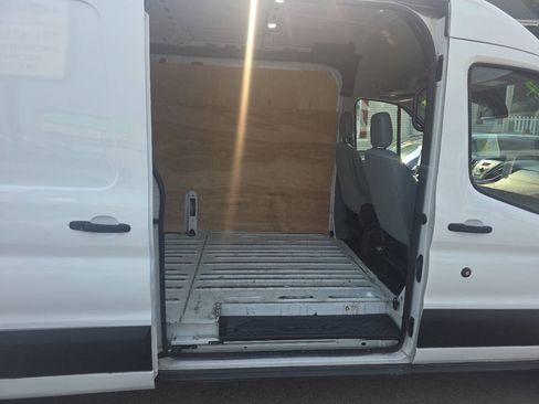 Used 2018 Ford Transit 250 148 Medium Roof RWD image 8