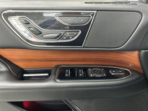 Used 2018 Lincoln Navigator Reserve AWD/4WD image 11