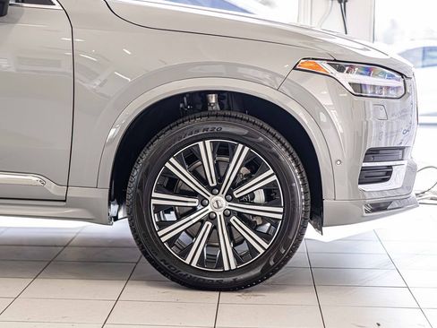 Used 2025 Volvo XC90 B6 Plus image 11