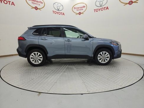 Used 2023 Toyota Corolla Cross LE image 3