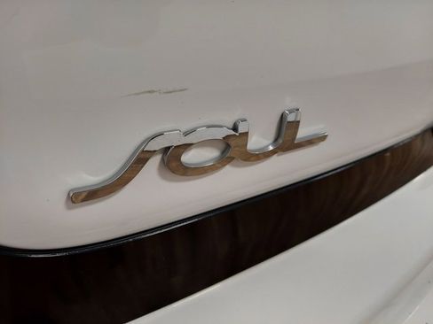 Used 2019 Kia Soul image 9