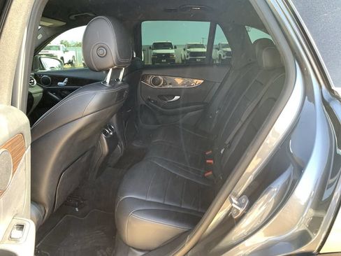 Used 2018 Mercedes-Benz GLC 300 4MATIC image 23
