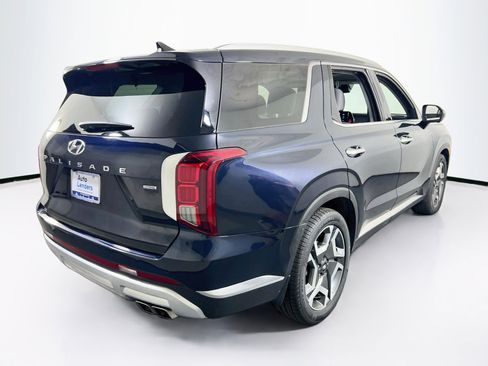 Used 2023 Hyundai Palisade Limited w/ Winter Package image 5
