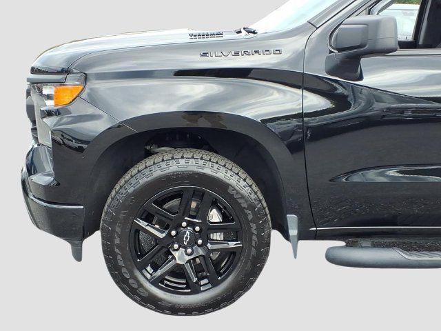 Used 2026 Chevrolet Silverado 1500 Custom w/ Turbomax Blackout Package AWD/4WD image 11
