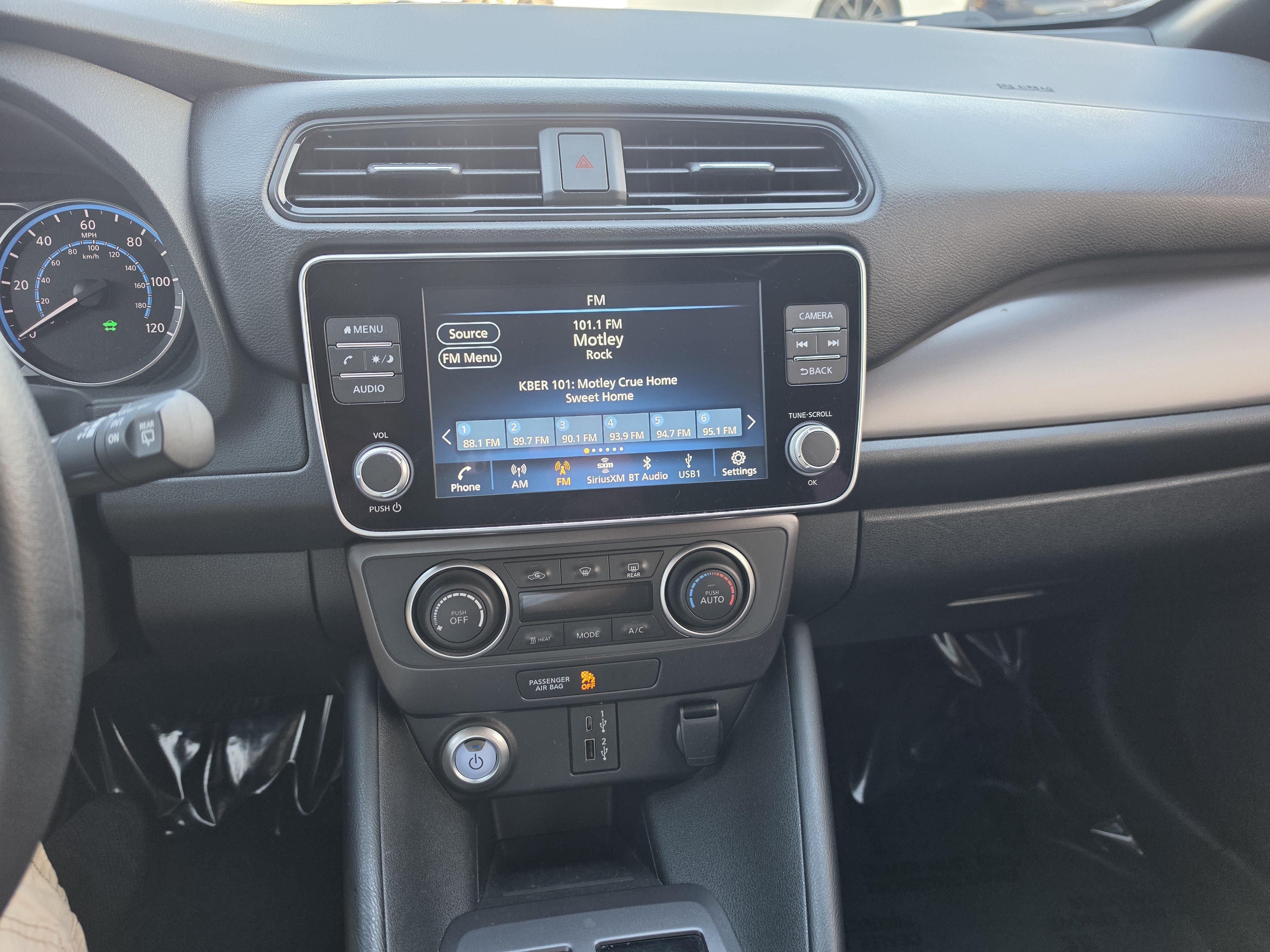 Used 2025 Nissan Leaf S FWD image 16