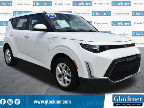 Used 2025 Kia Soul LX w/ LX Technology Package FWD image 3