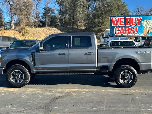 Used 2023 Ford F250 XLT w/ Black Appearance Package image 7