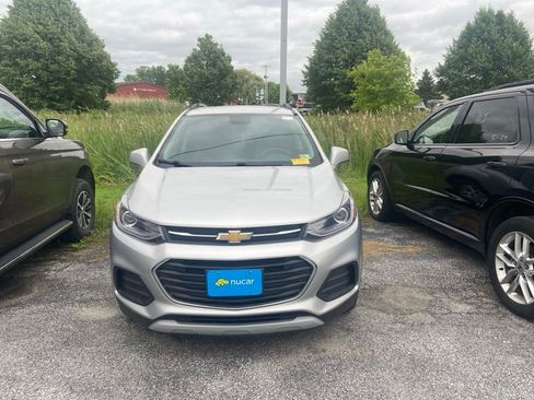 Used 2019 Chevrolet Trax LT w/ LT Convenience Package AWD/4WD image 2