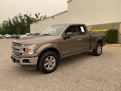 Used 2018 Ford F150 XLT w/ Equipment Group 302A Luxury AWD/4WD image 7