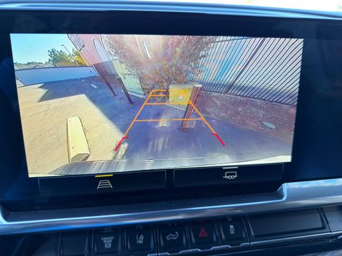 Used 2024 Chevrolet Silverado 2500 LT image 39