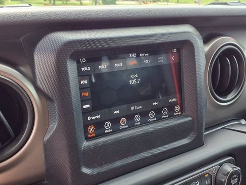Used 2020 Jeep Wrangler Unlimited Sport w/ Technology Group AWD/4WD image 4